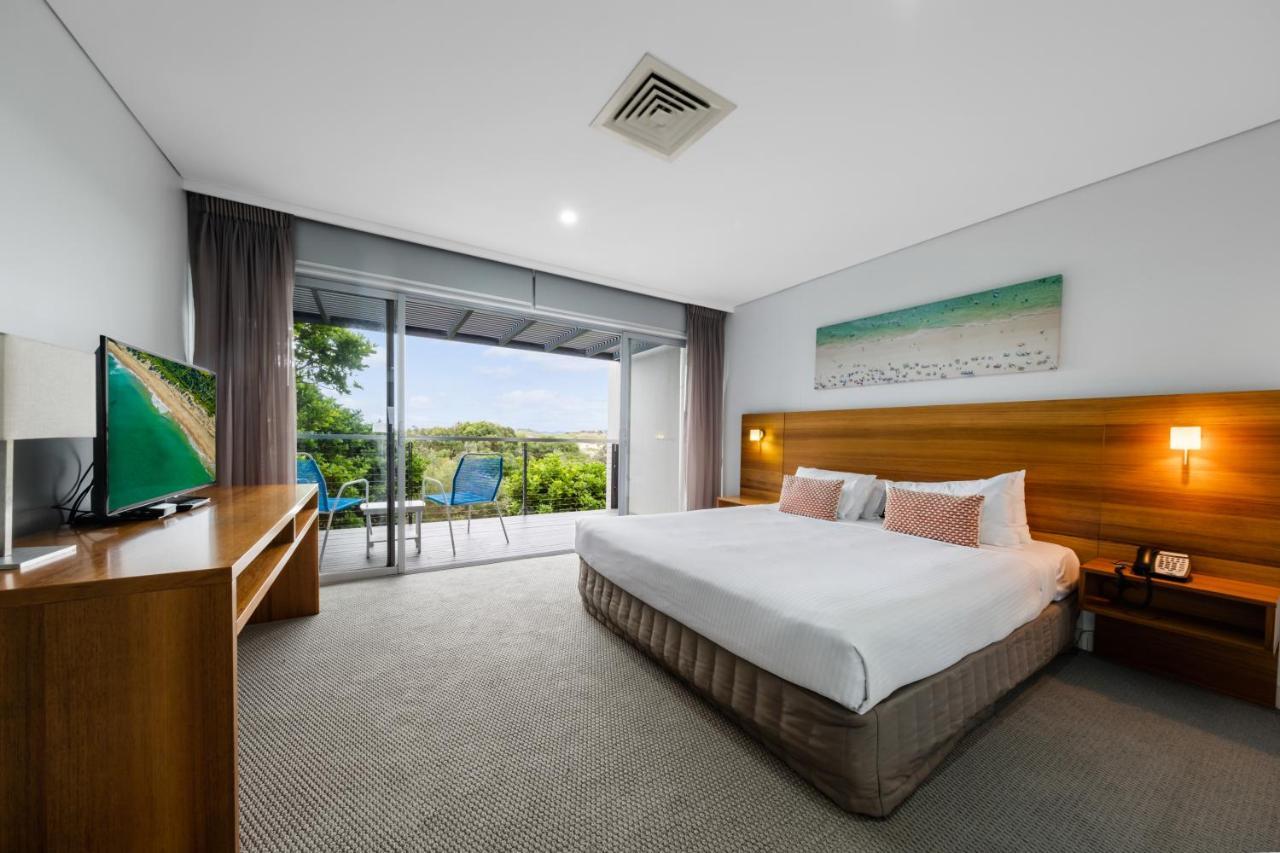 Pullman Magenta Shores Resort Entrance Exterior foto A bedroom at the Mantra on Saltwater Island
