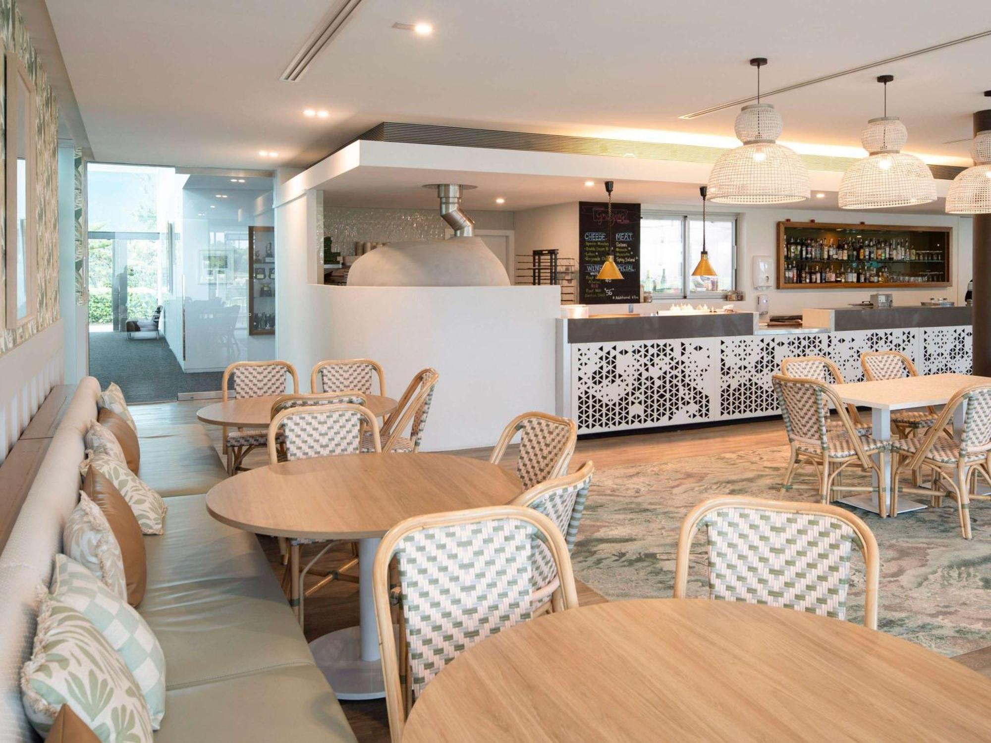 Pullman Magenta Shores Resort Entrance Exterior foto The Kitchen